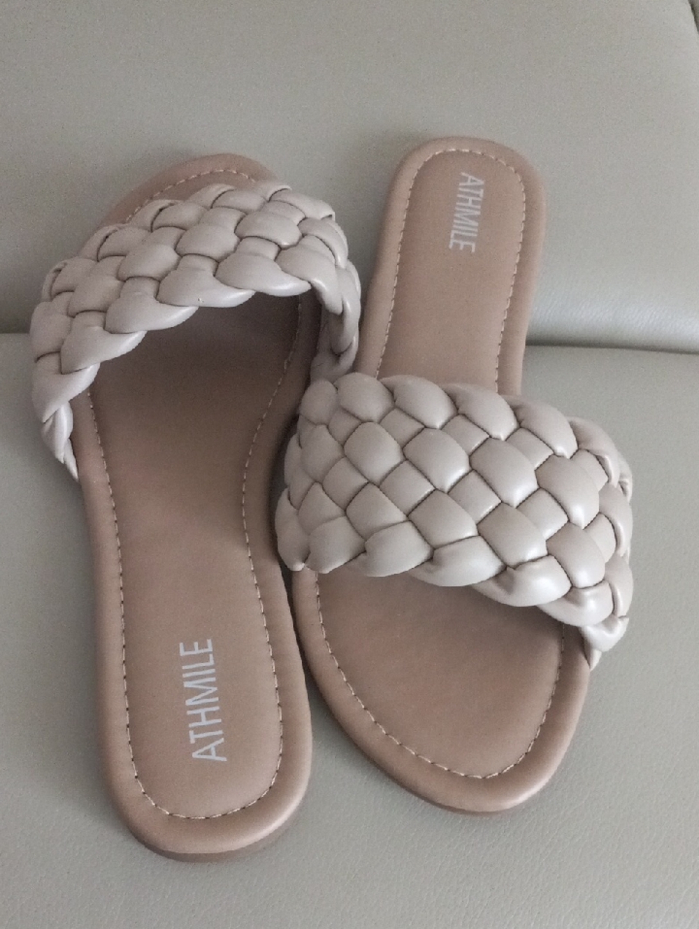 Women's Braided Slide Sandals in Light Beige